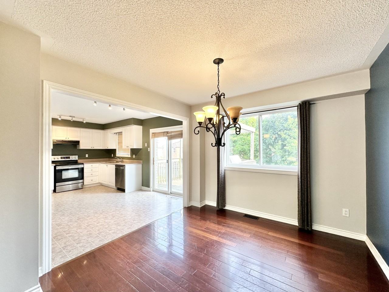 21 Kenwell Crescent, Barrie, Ontario, - Photo 3 of 22