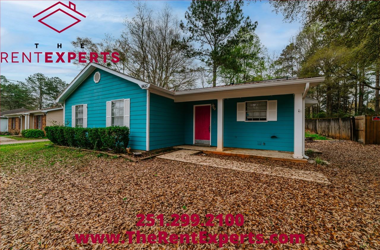 9651 Royal Woods Drive North - Photo 3 of 30