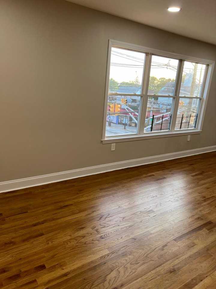 1547 Summit Ave #2 - Photo 5 of 26