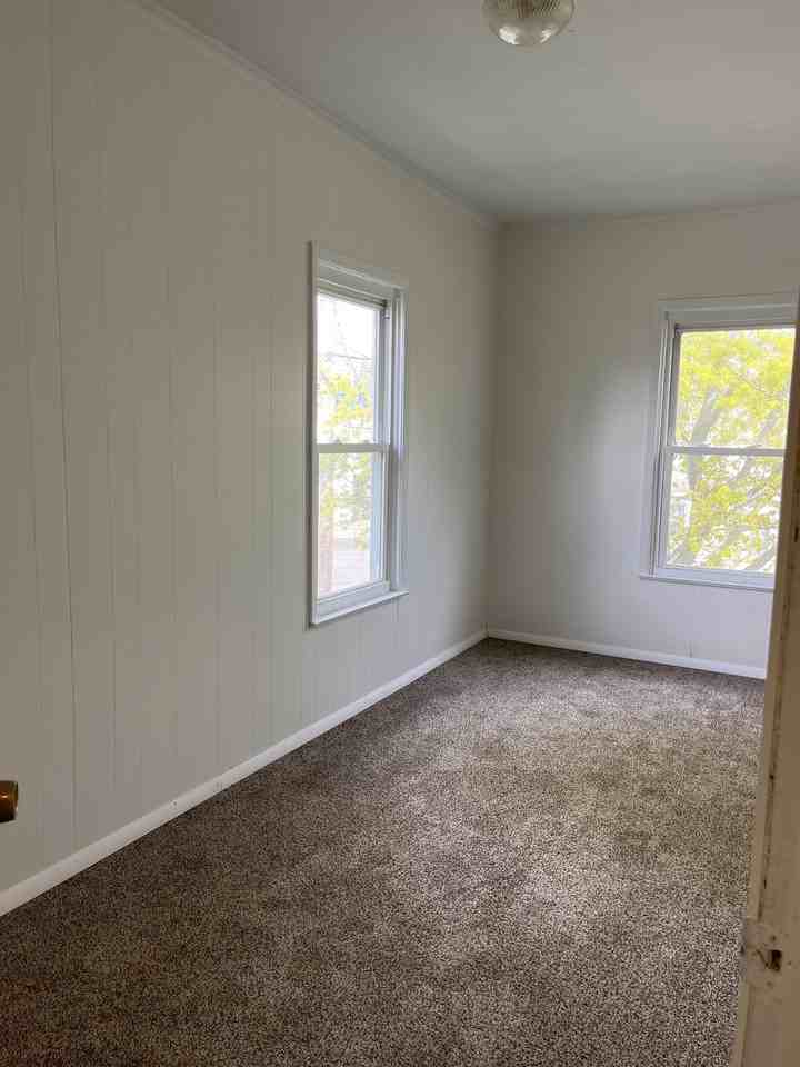 17 W Elmwood Ave #2 - Photo 3 of 8