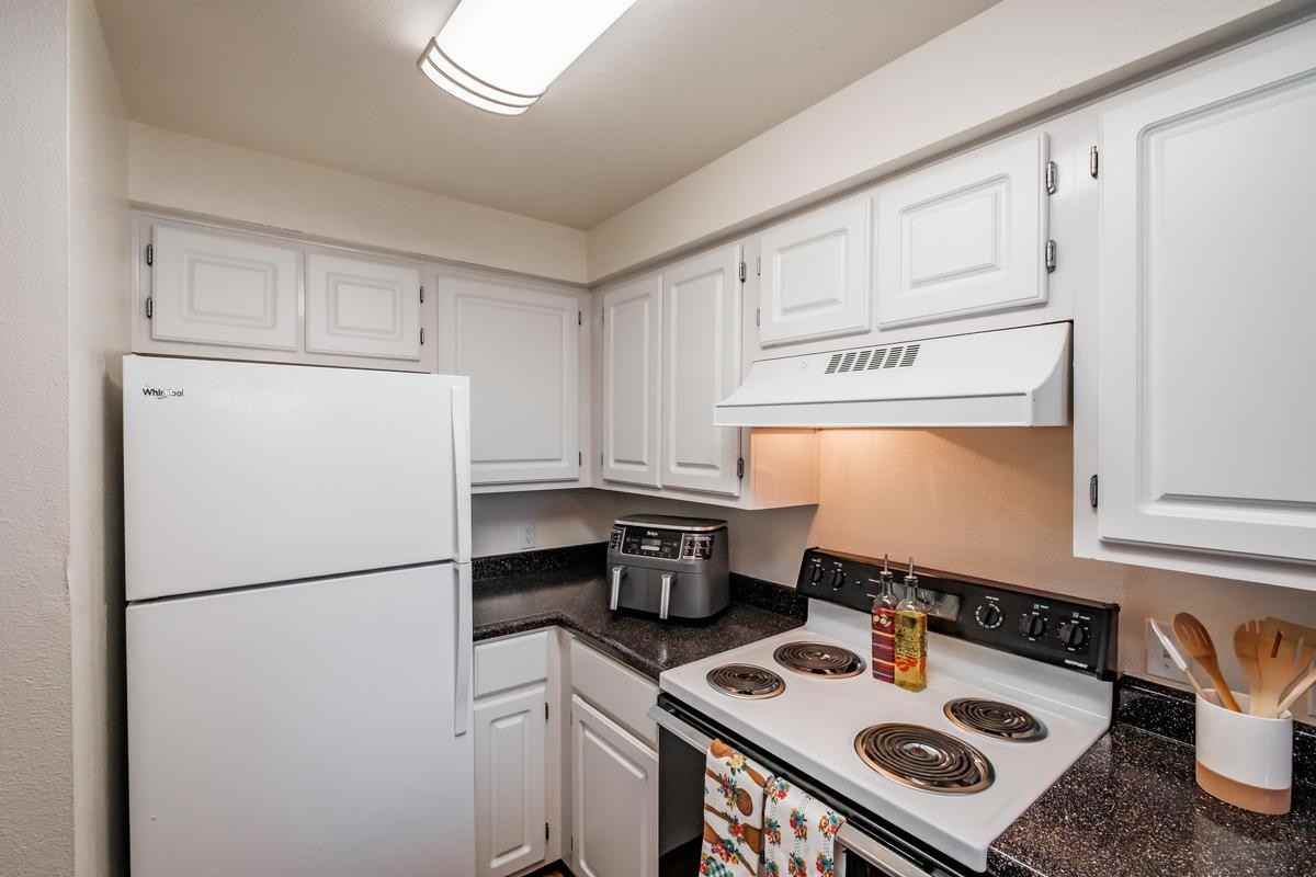 2675 Northeast Lancaster Street - Photo 7 of 27