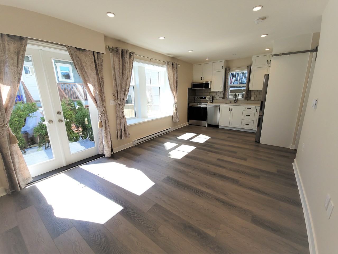 599 East 55th Avenue - Photo 4 of 20