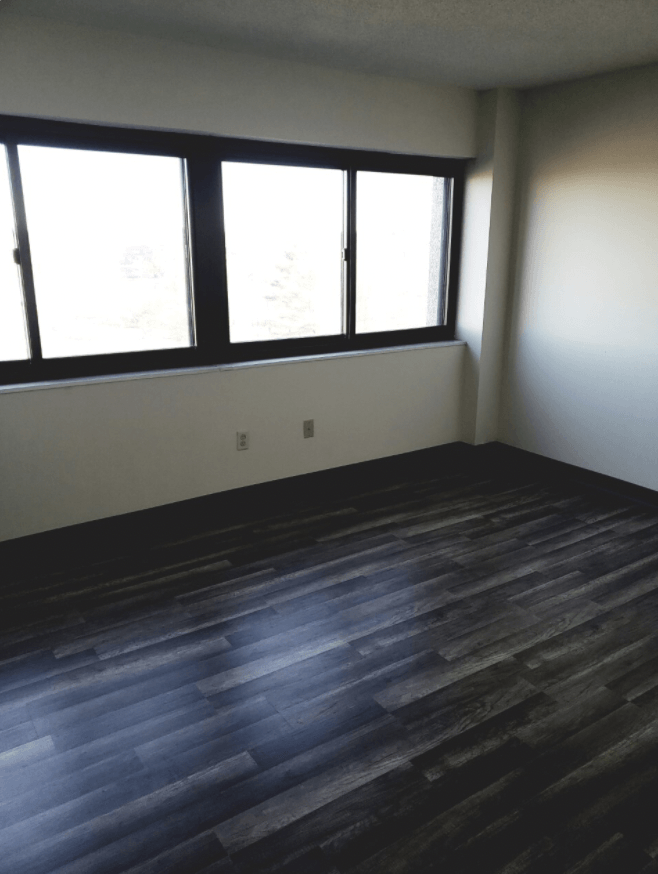 Colonial Point Apartments - Photo 2 of 6