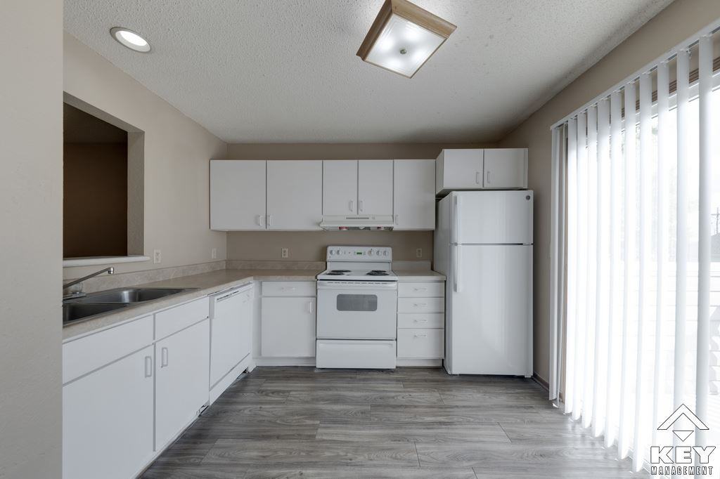 Country Meadow - Photo 5 of 16