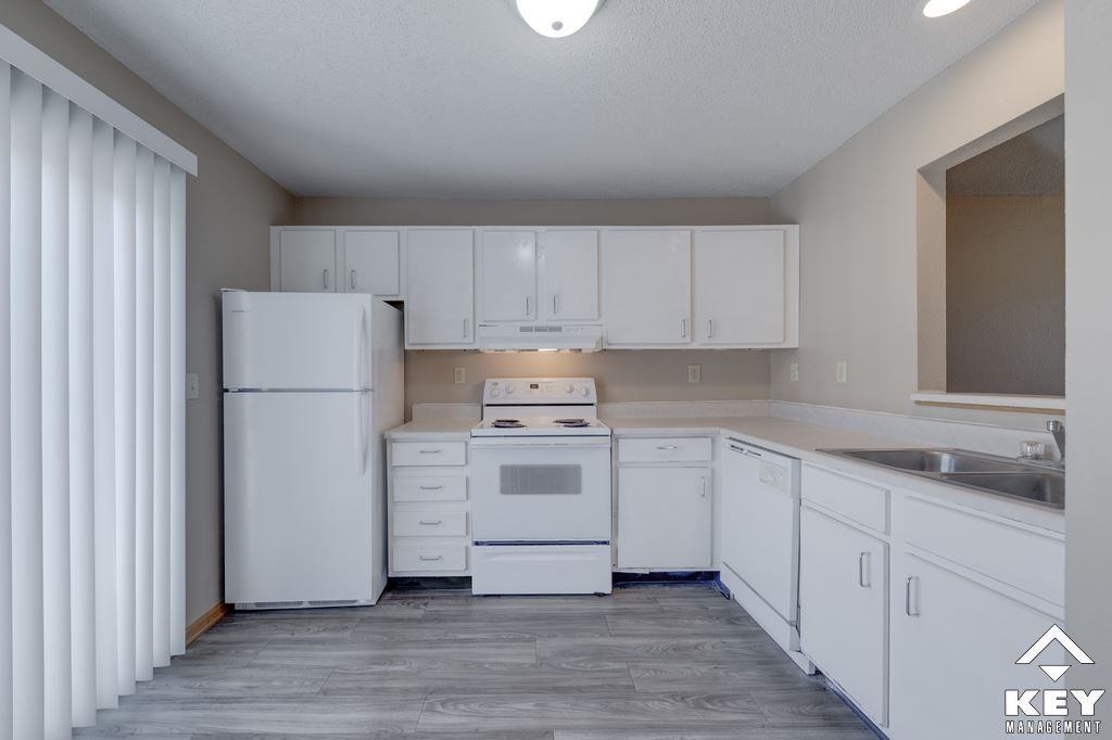 Brookfield  Residences - Photo 7 of 23