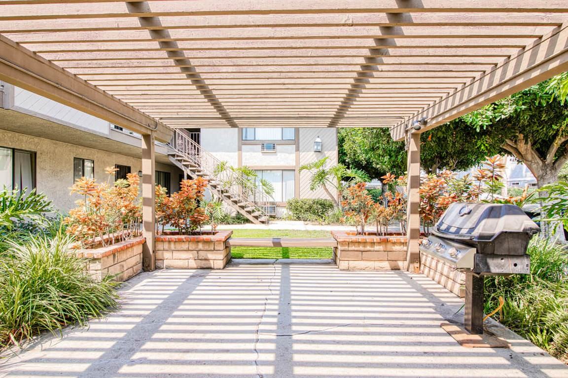 Kingman Avenue - Photo 3 of 11