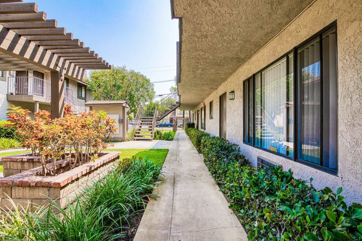 Kingman Avenue - Photo 4 of 11