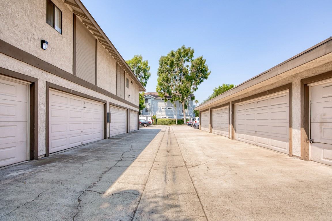 Kingman Avenue - Photo 6 of 11