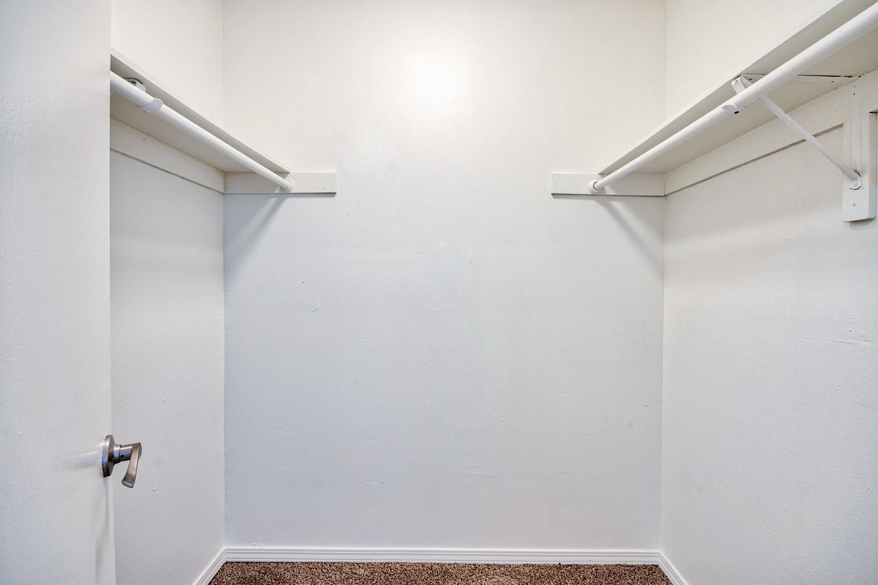 Park East Apartments - Photo 5 of 8