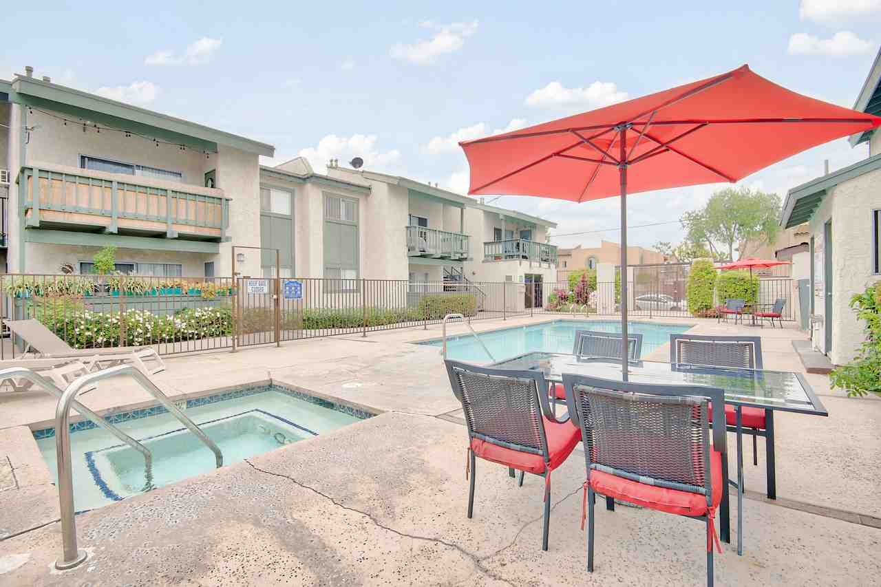 Park East Apartments - Photo 7 of 8