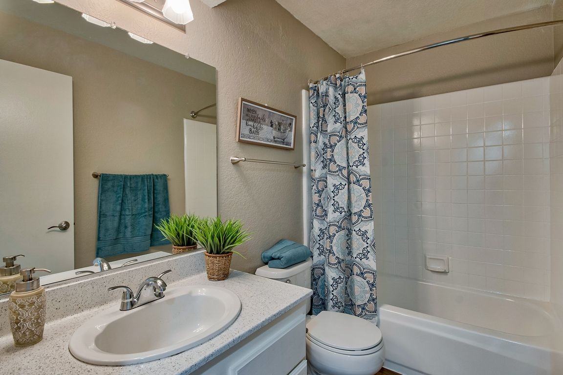 Tustin View - Photo 4 of 10