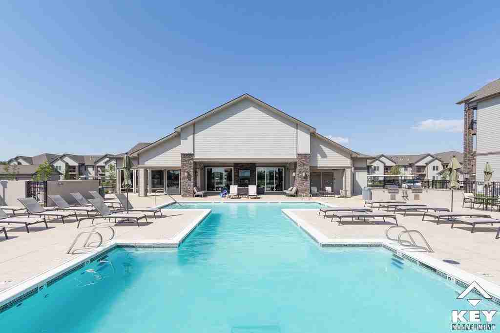 The VUE Luxury Apartments - Photo 7 of 28