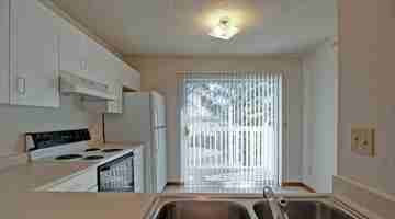 featured image of 1300 E 33rd Ave