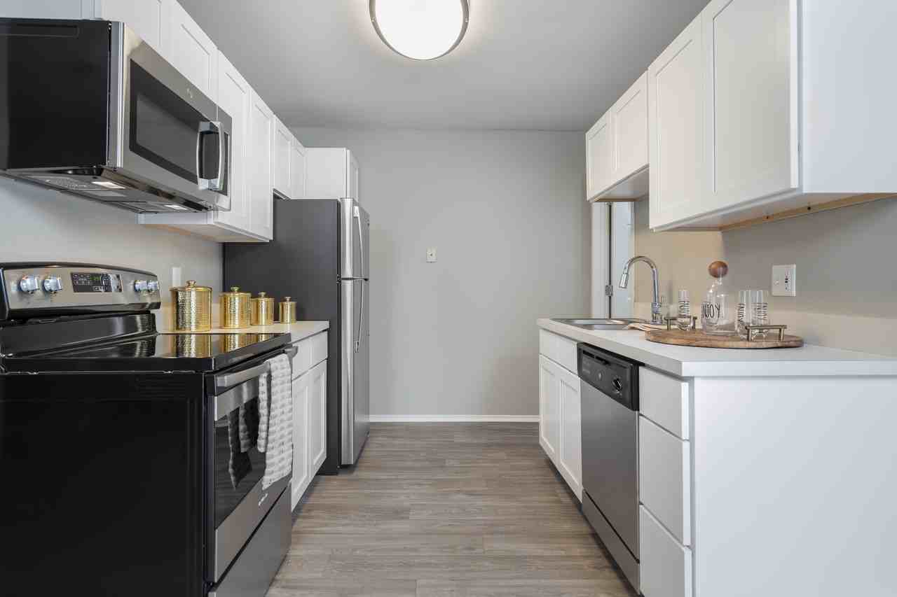 Diamond Forest Apartments - Photo 3 of 30