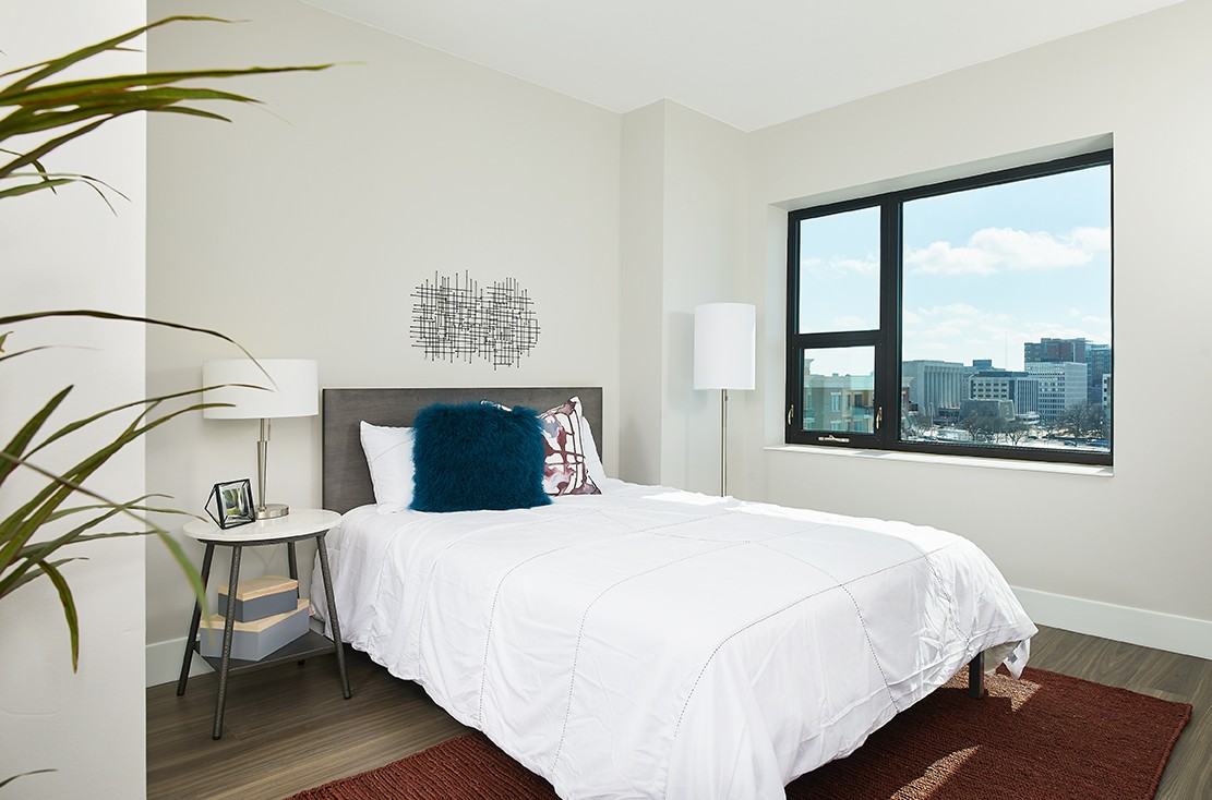 601 Bond - Photo 6 of 19