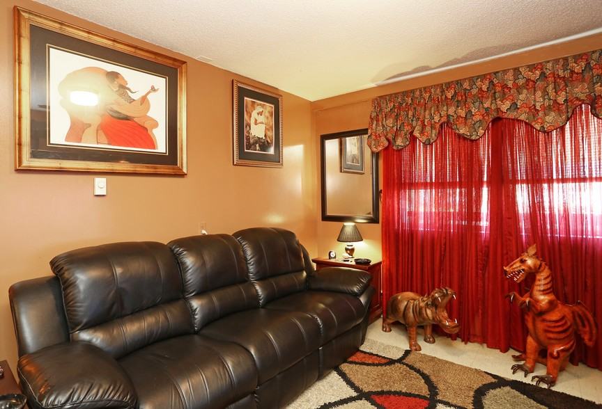 Faith Manor - Photo 5 of 14