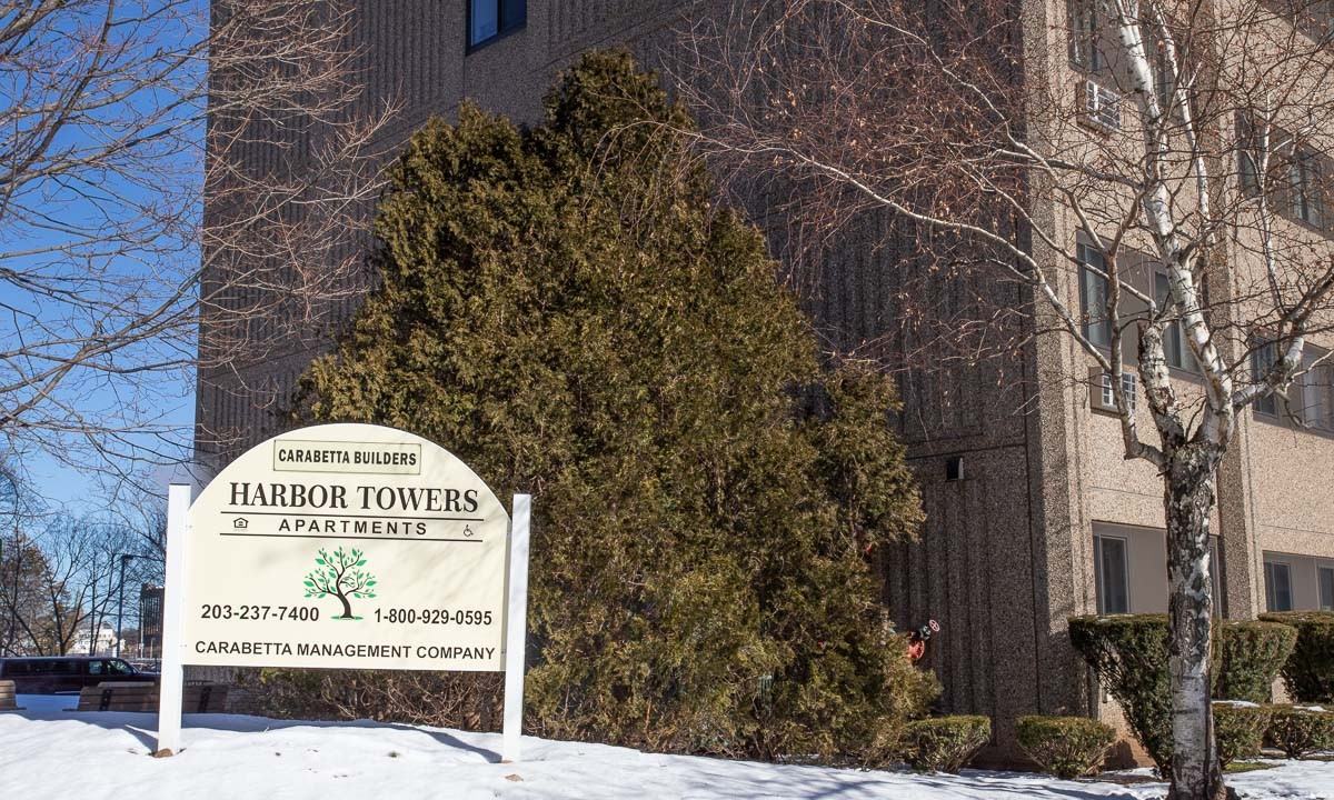 Harbor Towers - Photo 5 of 8