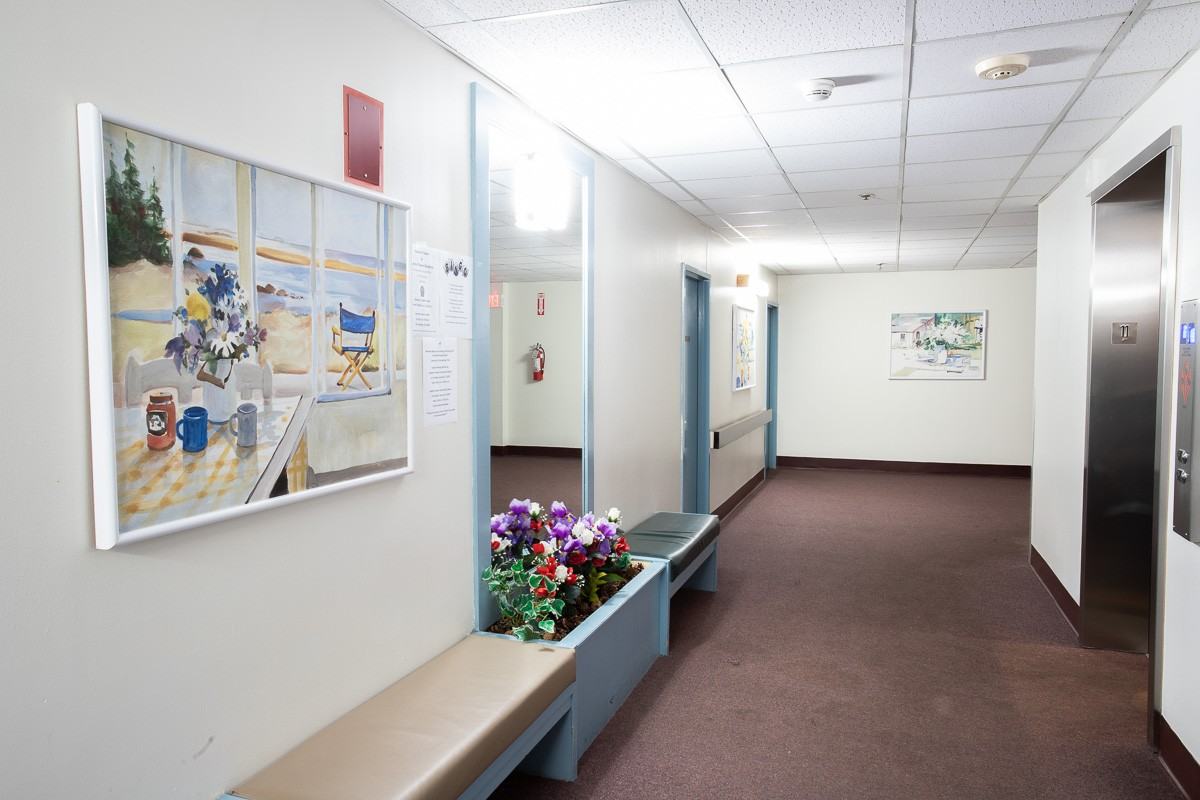 Harbor Towers - Photo 6 of 8