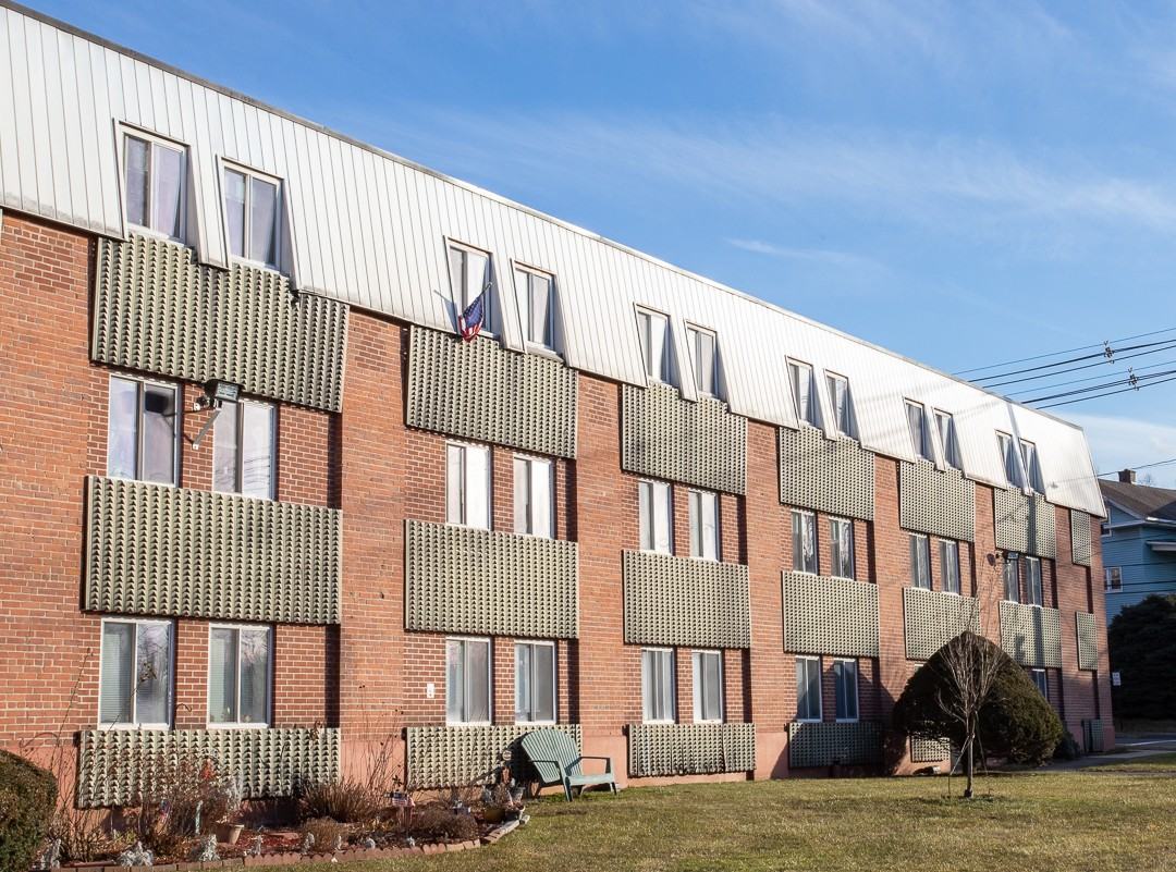 Silverpond - Photo 2 of 23