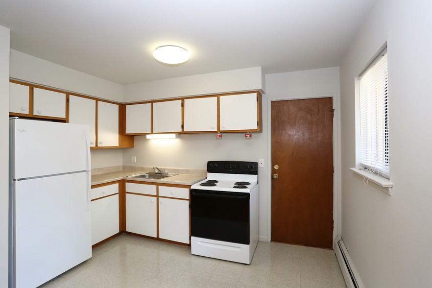 Meadoway Gardens - Photo 7 of 29