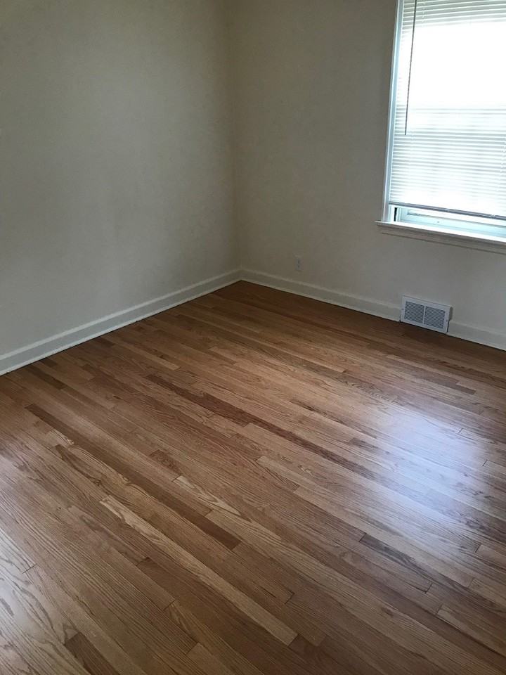 401 E. Henry Clay - Photo 3 of 8