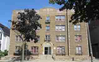 featured image of 1512 E Royall Pl