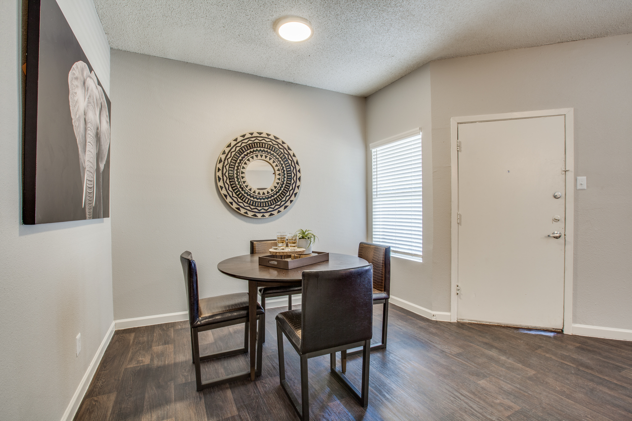 Felix Apartments - Photo 5 of 26