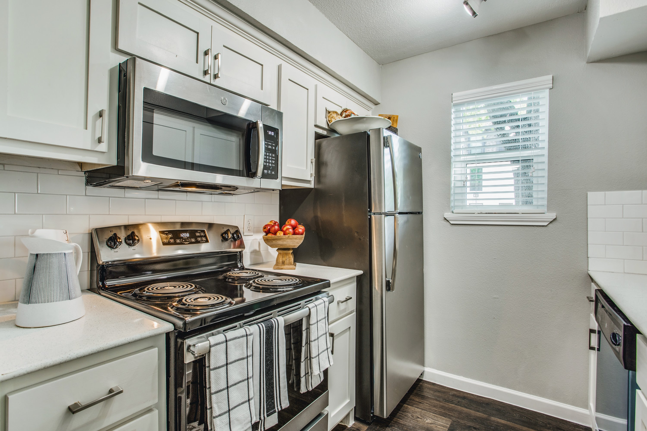 Weston Medical Center Apartments - Photo 6 of 28