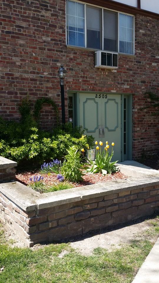 2505 N Frederick Ave. - Photo 4 of 4