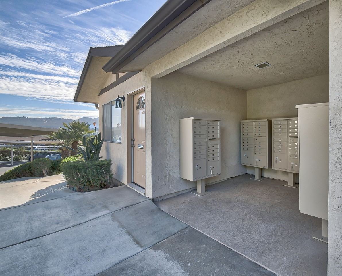 WINDSOR MANOR III - Photo 5 of 14