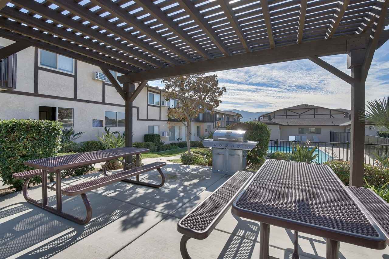 WINDSOR MANOR III - Photo 6 of 14