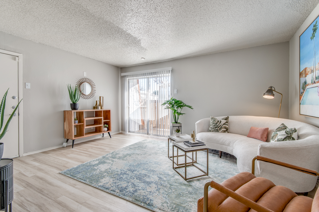 8500 Harwood - Photo 6 of 36