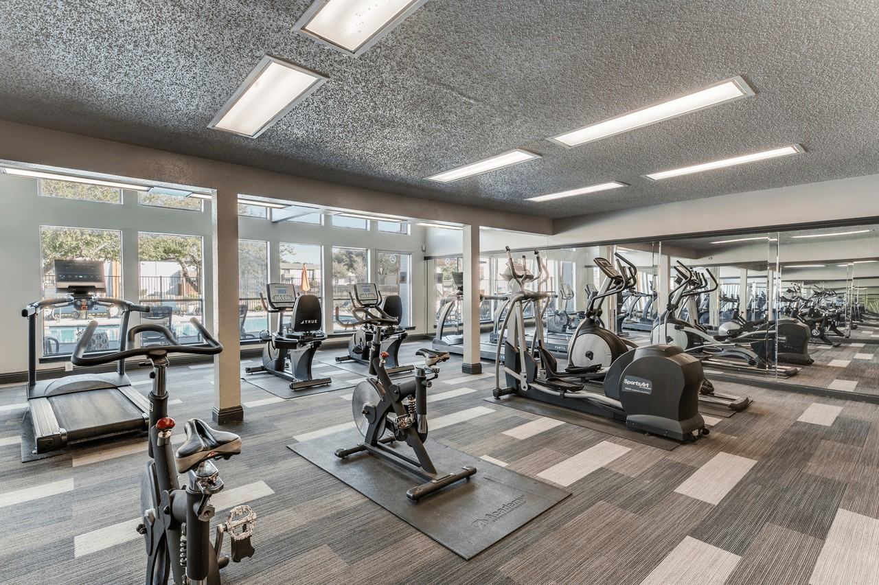 8500 Harwood - Photo 3 of 36