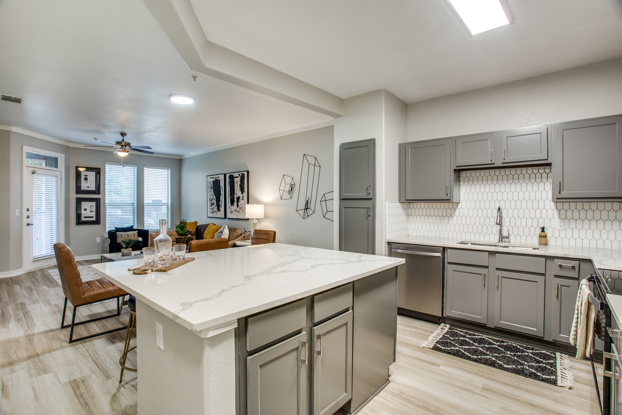 The Franklin at Samuels Ave - Photo 3 of 50