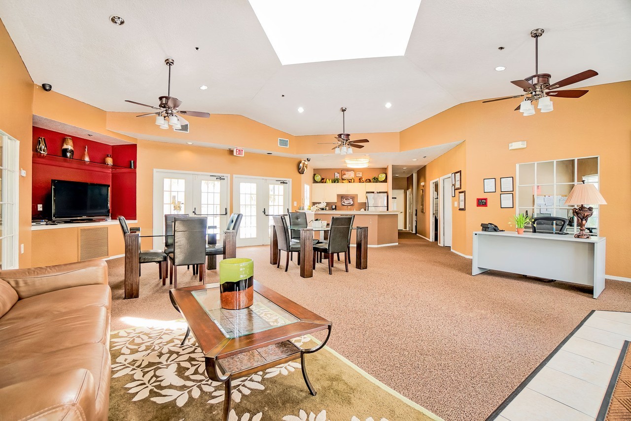 Raven Crossings Apartments - Photo 4 of 12