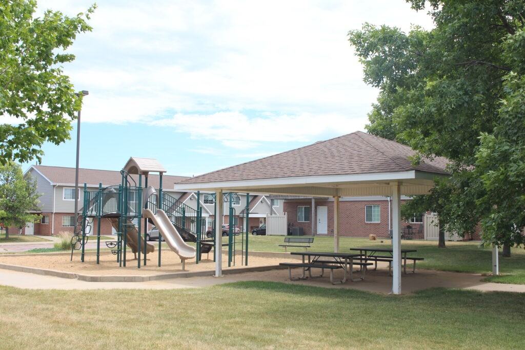 Williamsburg Townhomes - Photo 4 of 11