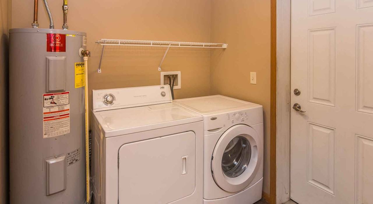 Deer Hollow I Apartments - Photo 3 of 28