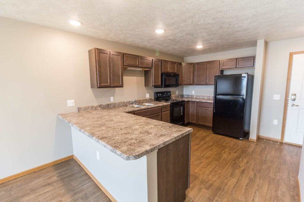 Majestic Ridge Apartments - Photo 2 of 33