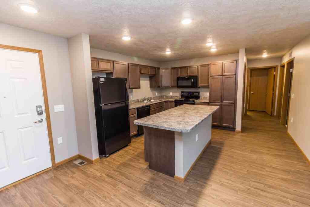 Majestic Ridge Apartments - Photo 3 of 33