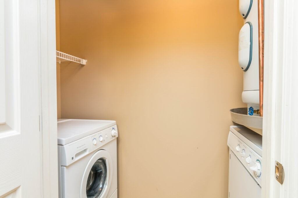 Redwood Court I - Photo 6 of 31