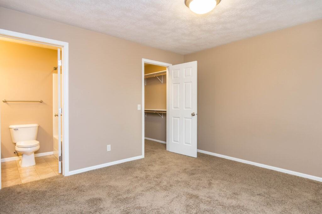 Redwood Court I - Photo 7 of 31