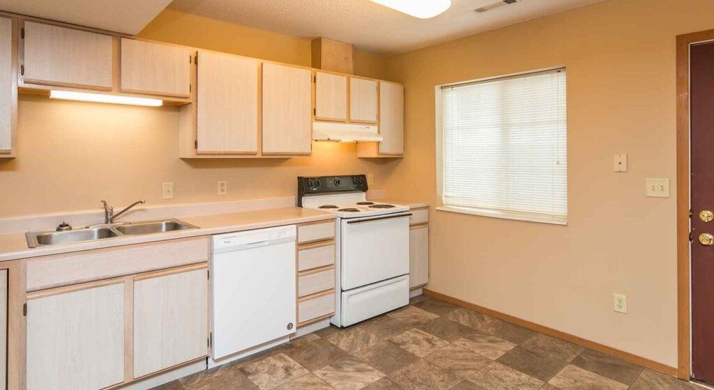 West Pointe Townhomes - Photo 6 of 14