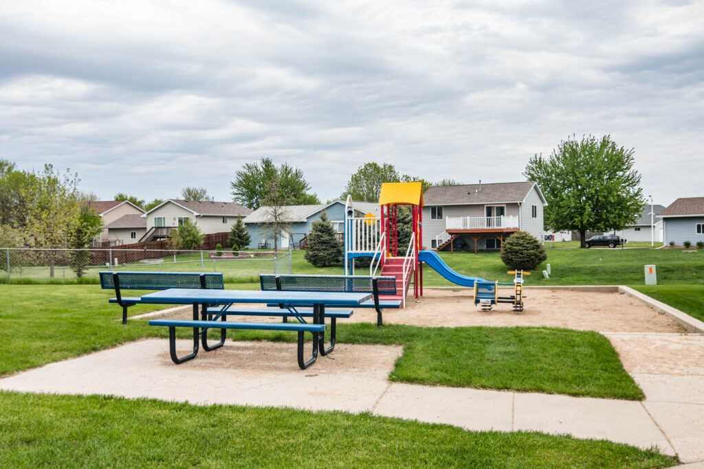 West Pointe Townhomes - Photo 5 of 14