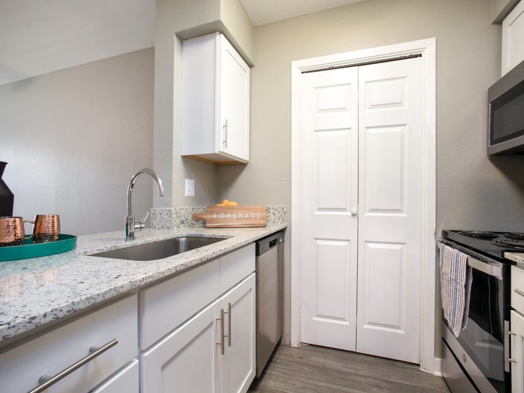 Biltmore Park Apartments - Photo 2 of 20