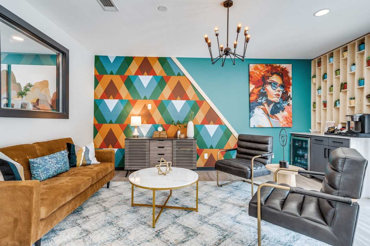 Melville - Photo 4 of 50