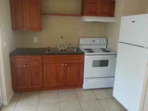 184 SE 27th Way - Photo 2 of 7