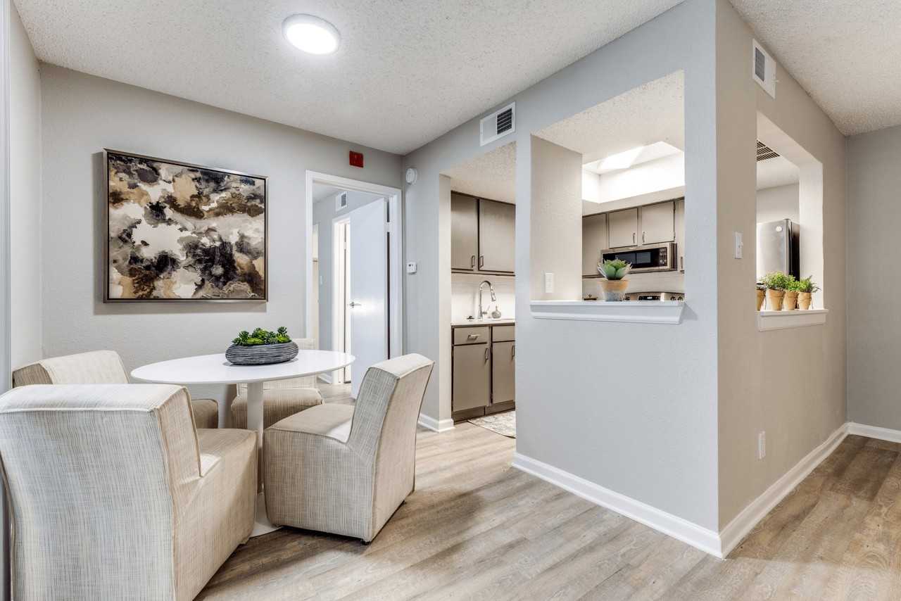 Raleigh At Towne Crossing - Photo 6 of 50