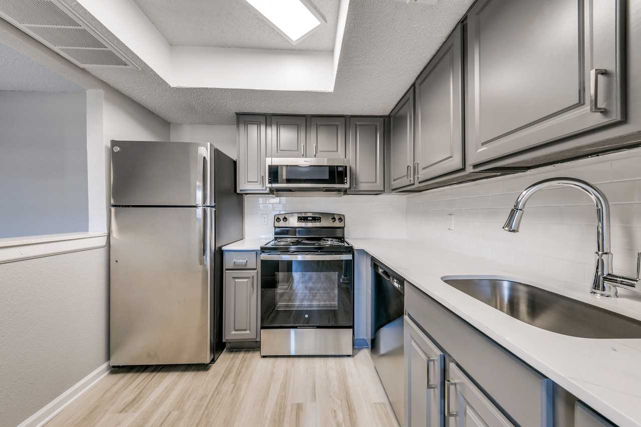 Raleigh At Towne Crossing - Photo 4 of 50