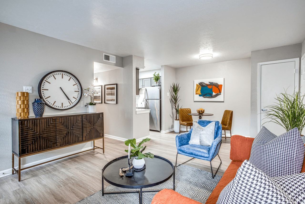 Richmond Apartments - Photo 6 of 36