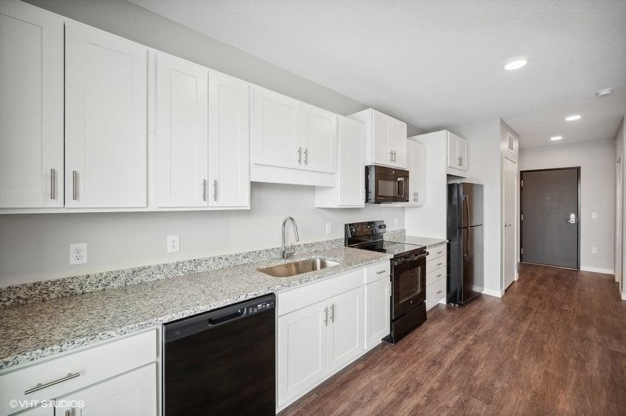 The Hollows - Photo 4 of 50